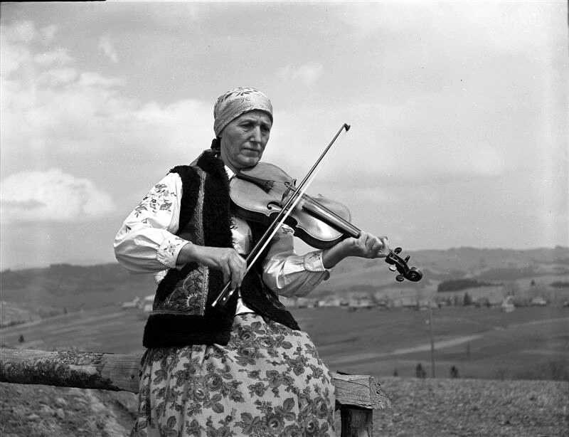 Dom Ludowy 3-bronislawa-dziadon-konieczna